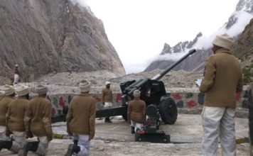 El lugar donde hasta bañarse o lavarse los dientes es un peligro: así es la vida en el glaciar Siachen, el campo de batalla más alto del mundo