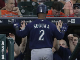 Jean Segura denuncia robo y asalto en su contra por parte de la policía de Rep. Dominicana