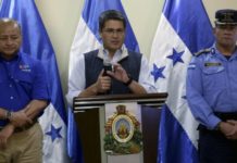 El presidente de Honduras, Juan Orlando Hernández, acepta el recuento total de votos exigido por la oposición para solucionar la polémica por la demora en los resultados electorales