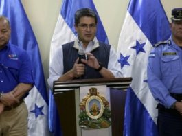 El presidente de Honduras, Juan Orlando Hernández, acepta el recuento total de votos exigido por la oposición para solucionar la polémica por la demora en los resultados electorales