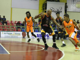 Antonio Guzmán vence a los Piñeros de San Francisco y empatan la serie