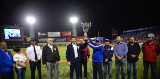 Licey recibe copa “Campeón de la Ciudad”
