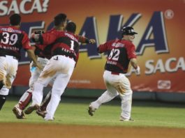 Hague decide dramática victoria de los Leones