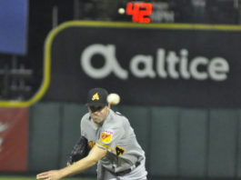 Águilas vencen al Licey y se igualan en la cima del Round Robin