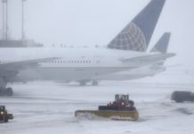 Aumenta a 14 el número de vuelos cancelados por tormenta de nieve