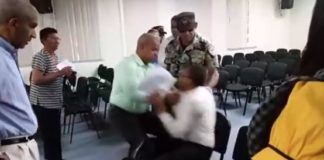 Dirigente comunitario de Mao demandará regidor por agresión durante sesión