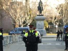 Parlamento de Cataluña pospone elección de líder prófugo