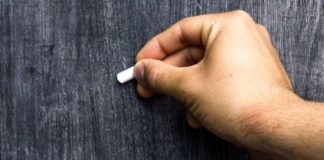 Qué es el «educacionismo», la sutil forma de discriminación que nos marca desde niños