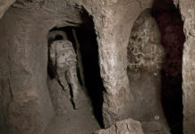 Hallan algo inesperado debajo de la tumba de un profeta bíblico destruida por el EI