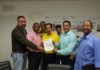 Viceministro Luis Marte recibe comisión del Club Parque Hostos La Vega para construcción de techado