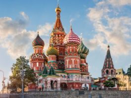 Por qué la Plaza Roja se llama así (y no tiene nada que ver con el comunismo) y otras 9 curiosidades sobre Rusia