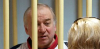 ¿Quién es Sergei Skripal, el exespía ruso en estado crítico tras estar expuesto a una sustancia desconocida, y cómo llegó a Reino Unido?
