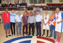 Rinden honor a selección basket ´77