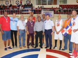 Rinden honor a selección basket ´77