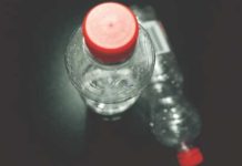 ¿Cuán pura es el agua embotellada? Científicos revelan una verdad preocupante