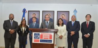 Andrés Navarro presenta 18 directores regionales escogidos por terna