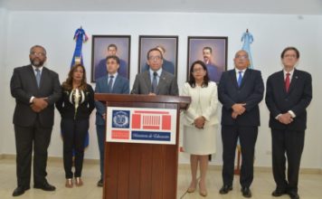 Andrés Navarro presenta 18 directores regionales escogidos por terna