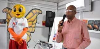 Antonio Valdez imparte charla en stand de Miderec en Feria Internacional del Libro