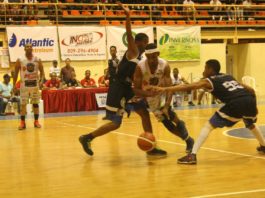 Halcones de las Amapolas derrotan a los Jaiberos en el basket de Bonao