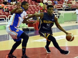 Mauricio Báez dispone de Huellas Del Siglo en el Superior del DN