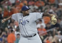 Estrellas adquieren a los relevistas Jumbo Díaz y Román Méndez