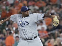 Estrellas adquieren a los relevistas Jumbo Díaz y Román Méndez