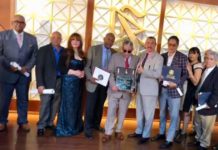 Locutores Francis Méndez y Ramón Aníbal Ramos reciben la máxima distinción del Círculo de Locutores NY