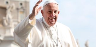 Papa Francisco: «La Iglesia es una familia que acoge, no una secta exclusiva»