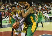 Trey Gilder conduce al club Rafael Barias a cuarta victoria en el basket distrital