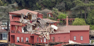 VIDEOS: Un buque de 200 metros se estrella contra una mansión histórica en Estambul