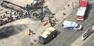 Vehículo atropella a varios peatones en Toronto, Canadá