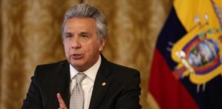 Presidente de Ecuador cancela mil funcionarios públicos, elimina cinco ministerios, 33 instituciones y 50 % de los asesores