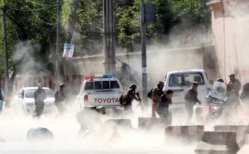 Ataques en Afganistán dejan casi 40 muertos, entre ellos niños y periodistas
