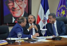 Los danilistas se lanzan contra todos en una inexplicada locura política (Análisis de Juan Bolívar Díaz)