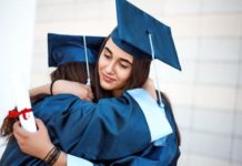 «La universidad es una pérdida de dinero y tiempo»: la polémica afirmación de Bryan Caplan, profesor universitario de Economía en Estados Unidos