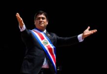 Carlos Alvarado jura como presidente de Costa Rica