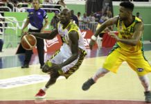 El Barias se impone a San Carlos y empata la serie semifinal del basket distrital