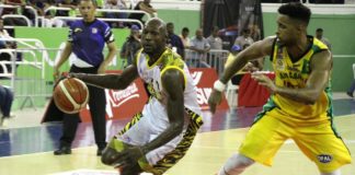 El Barias se impone a San Carlos y empata la serie semifinal del basket distrital