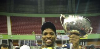 Mauricio Báez se corona campeón al barrer al Barias