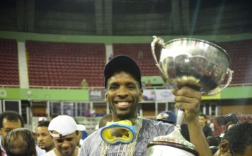 Mauricio Báez se corona campeón al barrer al Barias