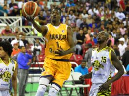 Mauricio Báez propina segunda estocada al Barias en serie final del Superior DN