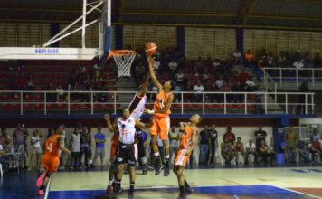 Santa Ana pica delante en la final del basket barrial de SFM