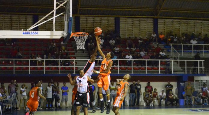 Santa Ana pica delante en la final del basket barrial de SFM