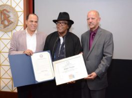 Congresista Adriano Espaillat reconoce los aportes de Sergio Vargas al arte y la cultura dominicana