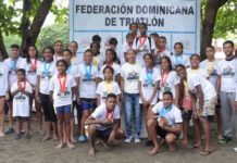 Alonzo Acevedo y Camila Romero se imponen en acuatlón para novatos en Palenque