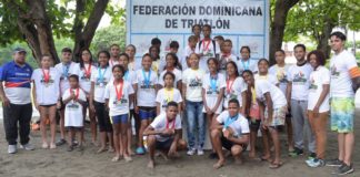 Alonzo Acevedo y Camila Romero se imponen en acuatlón para novatos en Palenque