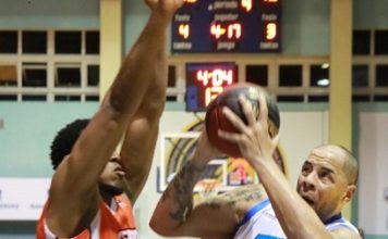 Woodbury y Williams lideran triunfo Titanes