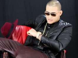 Carlitos Wey: “He madurado como intérprete solista del género y eso me ha asegurado el éxito de mi carrera»