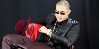 Carlitos Wey: “He madurado como intérprete solista del género y eso me ha asegurado el éxito de mi carrera»