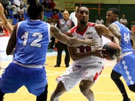 Leones retornan a la cima del Circuito Sureste al vencer a los Titanes